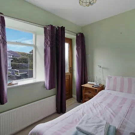Annora Bar & Motel Portnoo