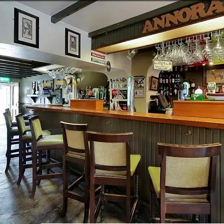Annora Bar & Motel *